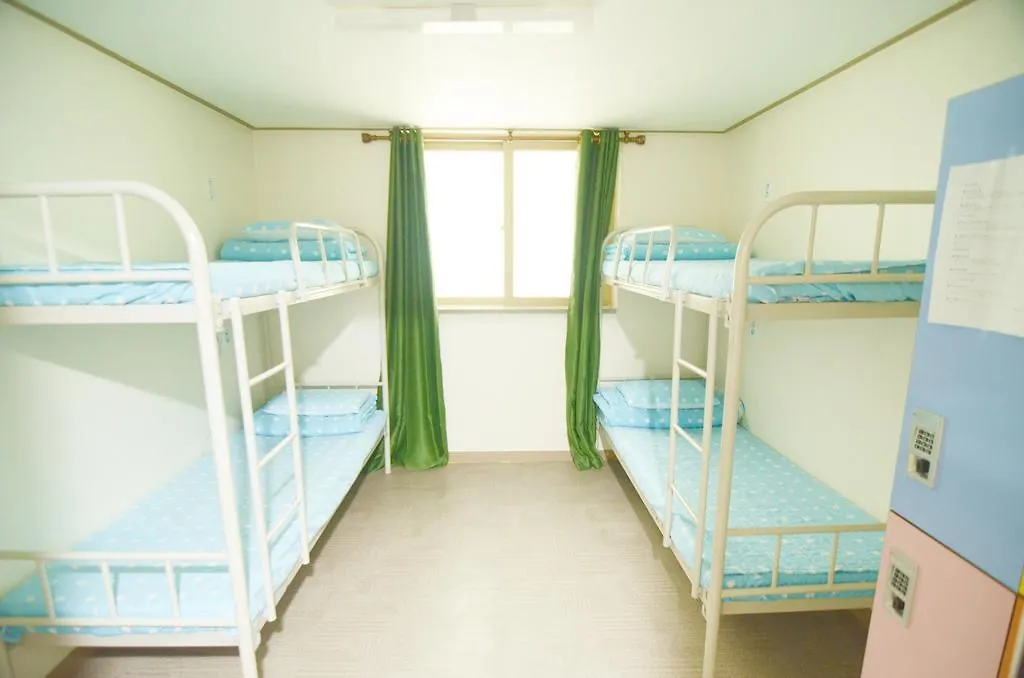 Kimchee Downtown Guesthouse Seoul 2*,